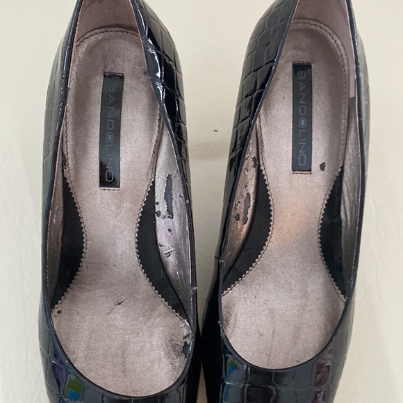 Bandolino black alligator faux leather shoes with kitten heels & pointed toe. 6M - Picture 9 of 14